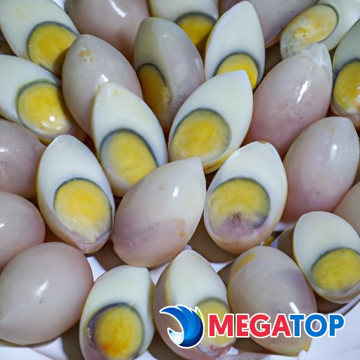 Món trứng vịt lộn non chín thơm ngon, mang lại lợi ích dinh dưỡng cao cho sức khỏe.