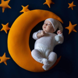 Cute Star-Themed Newborn Photo Ideas